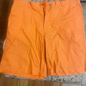 Vineyard Vines orange shorts. Size 38